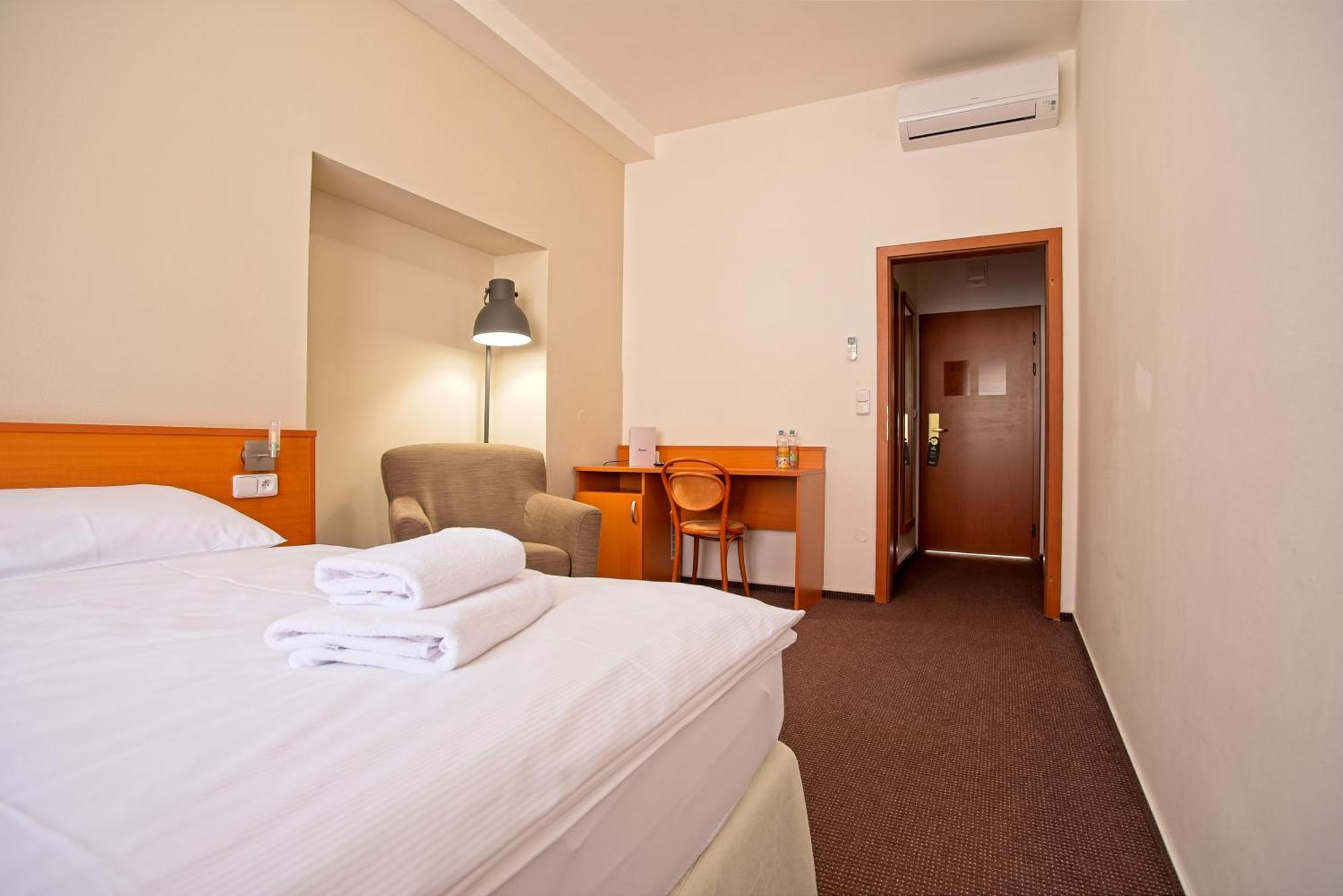 Wine Wellness Hotel Amande Hustopece Exterior photo