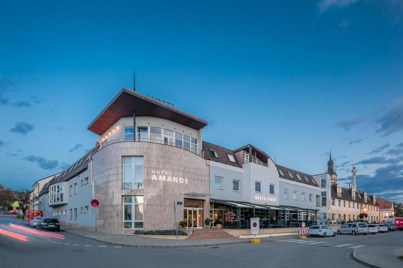 Wine Wellness Hotel Amande Hustopece Exterior photo